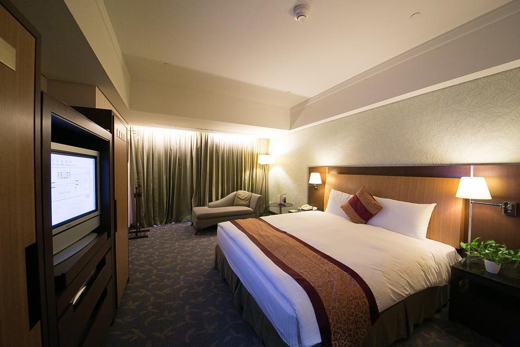 Evergreen Plaza Hotel - Tainan Rum bild Deluxe Room