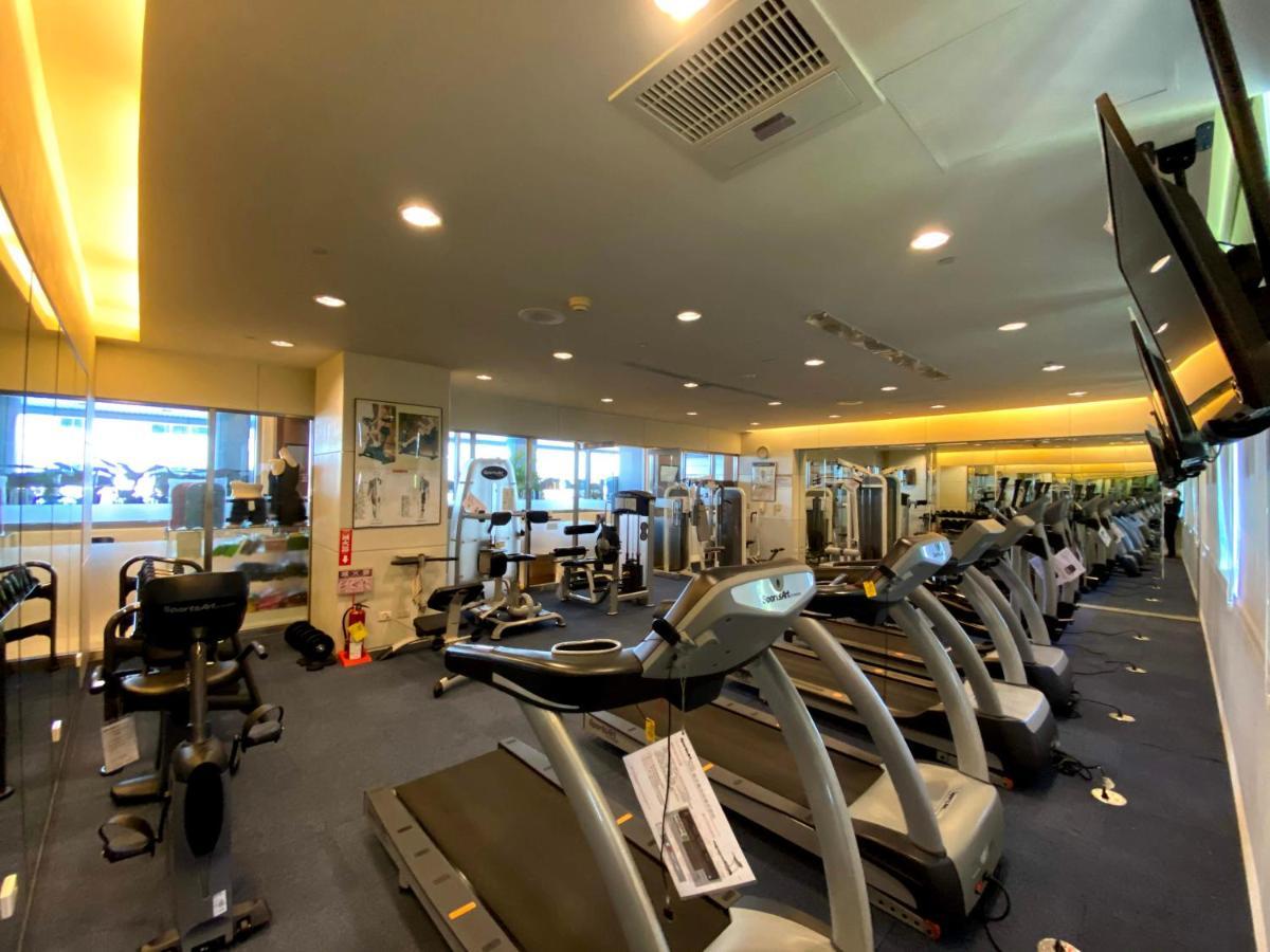 Evergreen Plaza Hotel - Tainan Exteriör bild The gym at the hotel